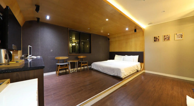 Полулюкс MU Hotel