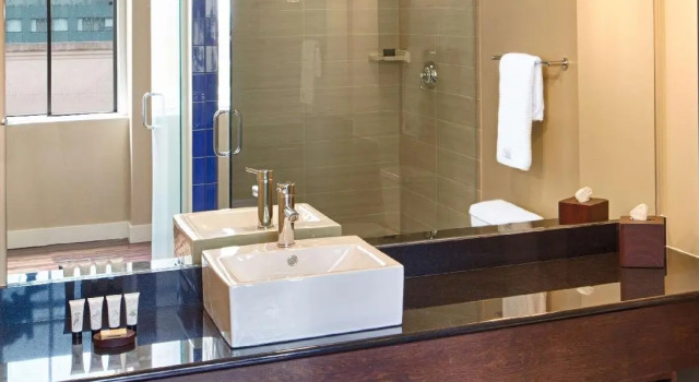 Двухместный номер Premium Hotel RL Baltimore Inner Harbor
