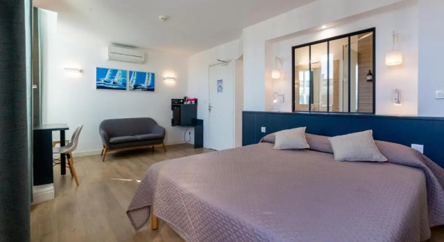 Номер Standard CitHotel Le Regina Bordeaux Gare Saint-Jean