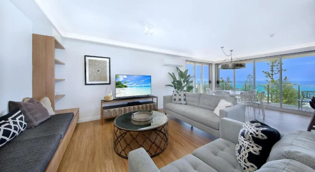 Апартаменты Deluxe Pacific Regis Beachfront Holiday Apartments
