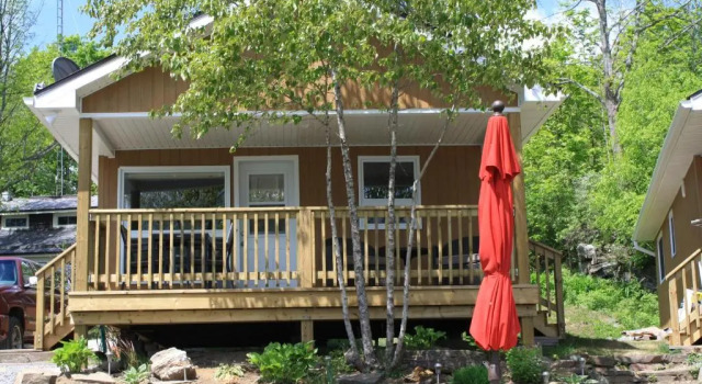 Коттедж Ogopogo Resort