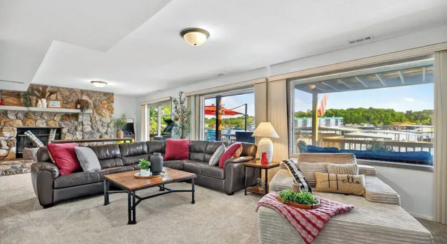Коттедж Lake Home Oasis - Sleeps 18