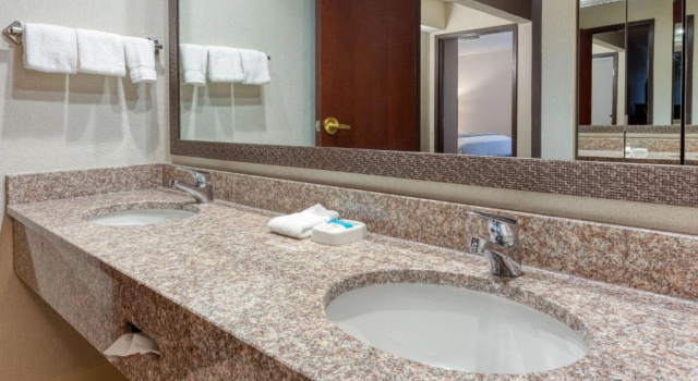 Люкс Superior Heritage Inn & Suites St. Louis/Fenton, Trademark by Wyndham