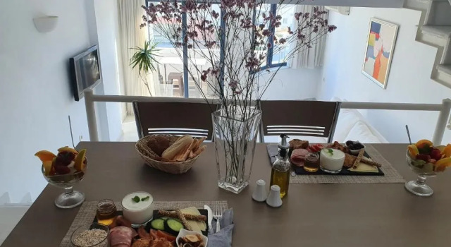 Двухместный номер Deluxe Дуплекс с частичным видом на море Elizabeth Suites