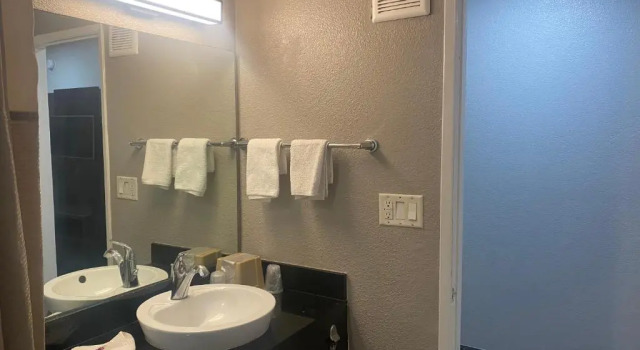 Четырёхместный номер Standard Motel 6-San Bernardino, CA - South
