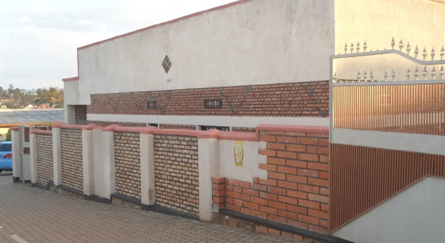 Airport luxury motel