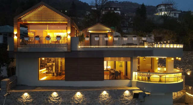 amã Stays & Trails Whispering Pines, Bhimtal, Забронировать Вилла Бхимтал штат Уттаракханд