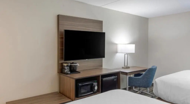Четырёхместный номер Standard Clarion Pointe Charlottesville