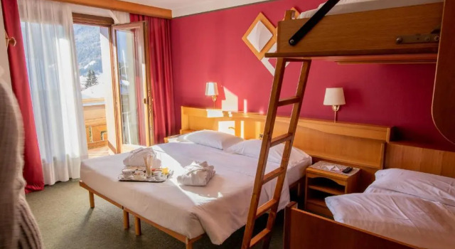 Четырёхместный номер Standard Hotel Santanton