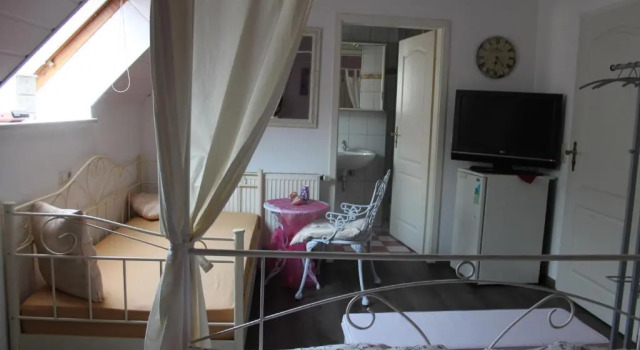 Четырёхместный номер Standard Hotel Krone Kappel