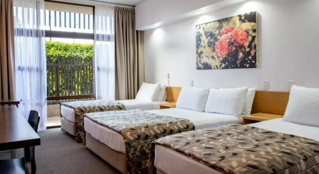 Трёхместный номер Superior Auckland Rose Park Hotel
