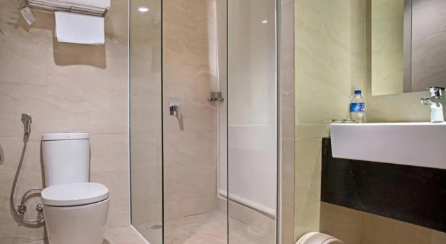 Номер Superior Grand Whiz Poins Simatupang Jakarta