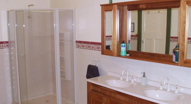Люкс Donalea 2 Bedroom Riverview Apartment