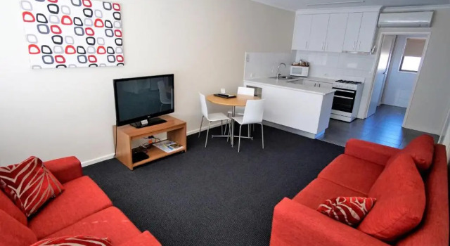 Апартаменты Deluxe Parkview Motor Inn and Apartments