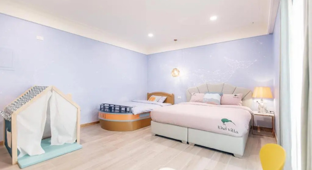 Трёхместный номер Standard с балконом Kiwi Villa