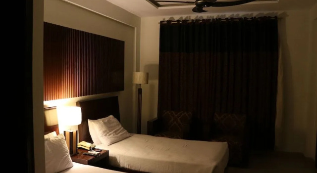 Express Hotel Lahore