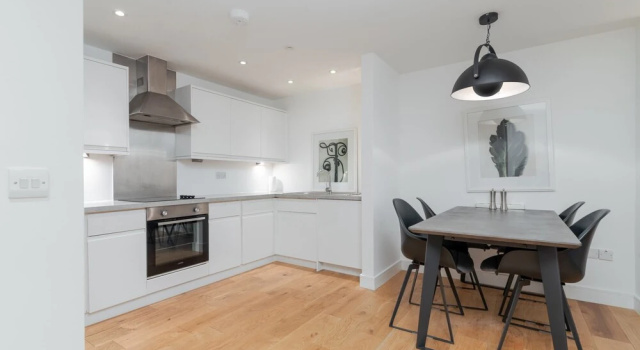 "Guestready  Stylish 2br Home In Islington", Забронировать Отель Отели Лондона 5 звезд, рядом с Железнодорожная станция Олд-Стрит, 5*