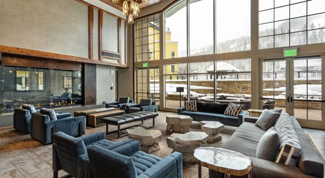 Ritz Carlton Vail #200 3 Bedroom Condo by RedAwning, Забронировать Апартаменты/квартира Отели Вейл с бассейном, Бассейн