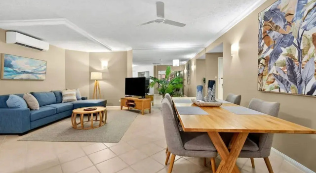 Reef Apartment Cairns - 4 Pools Resort BBQ, Book Lejlighed Cairns Cairns and Northern Beaches