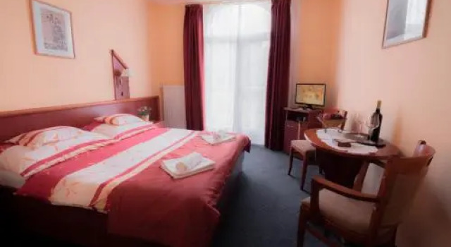 Boglárka Panzió - Étterem és Apartmanházak, Book Hotel Zsóry fürdő 