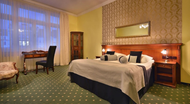 Четырёхместный номер Deluxe City Hotel Morris