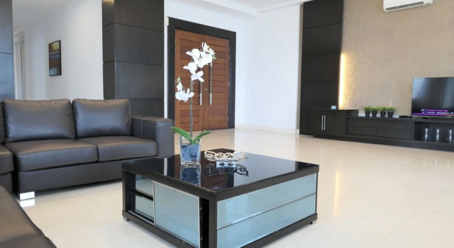 Gurney Seafront Supercondo 4B Penthouse