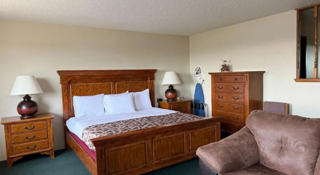 Номер Deluxe Cassville Four Seasons Inn & Suites