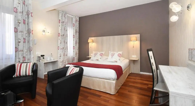 Полулюкс Logis Hôtel du Centre - Halte idéale en cyclotourisme avec garage à vélos clos