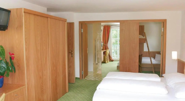 Семейный номер Standard с видом на озеро Seehotel Hoffmann