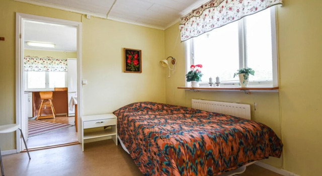 3 Bedroom Amazing Home In Vänersborg, Book Hotel  