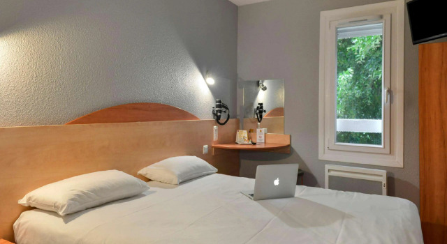 Двухместный номер Standard KYRIAD DIRECT Orleans - La Chapelle St Mesmin