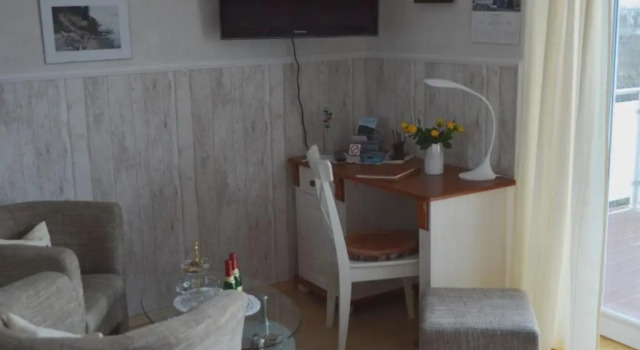 Ferienwohnung Emely, Забронировать Отель Засниц Рюген, рядом с Галерея Рюгена