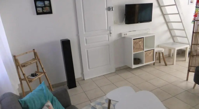 Gîte Les Esparrus, Забронировать Отель Отели Вара с бассейном, Бассейн