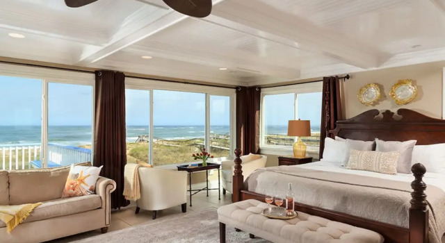 Номер Royal с балконом Bayfront Marin House