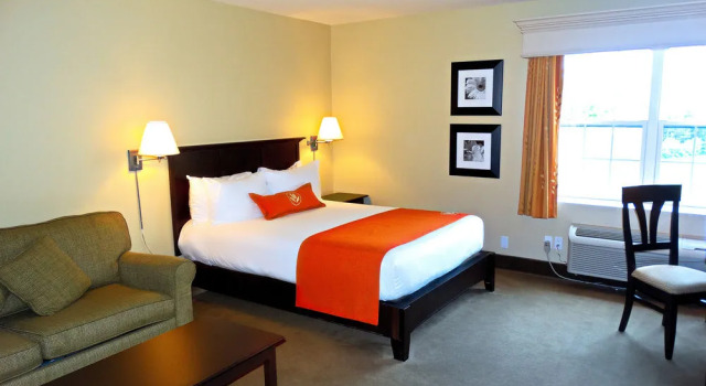 Amsterdam Inn & Suites Sussex