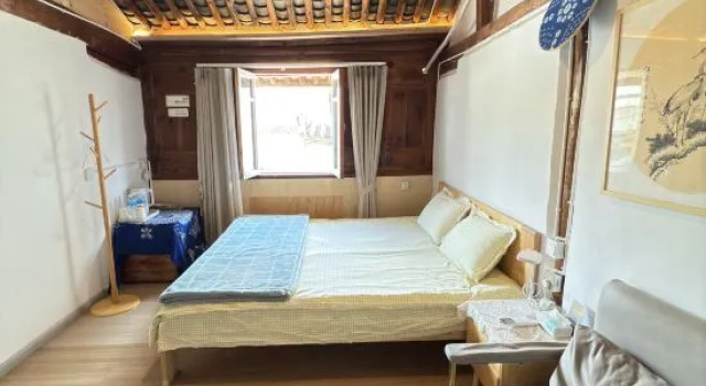 Семейный люкс с 2 комнатами WeiShan Ancient City No. 16 Courtyard Boutique Homestay (Weishan Gongchen Tower)
