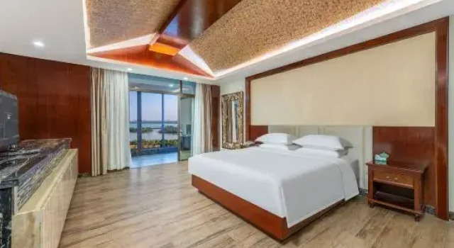 Люкс Business Huangma Hoilday Island Style Hotel
