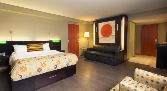 Номер Standard Hôtel Must Aéroport de Québec par JARO