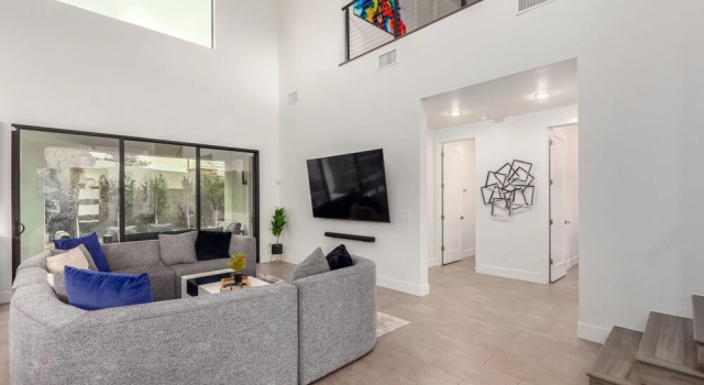 33rd Modern Phoenix 4 Bedroom Home by Redawning, Забронировать Дом для отпуска Кемелбэк-Ист 