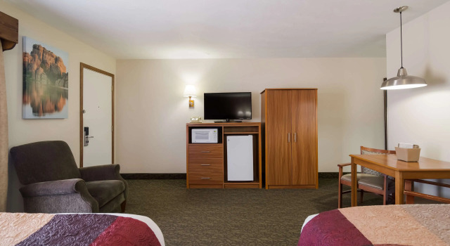 Четырёхместный номер Standard Best Western Grahams