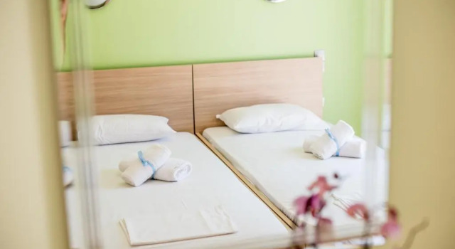 Студия с видом на бассейн Golden Sun Suites
