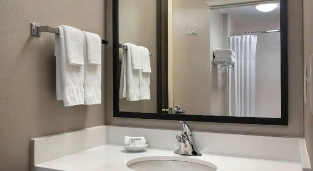 Четырёхместный люкс SpringHill Suites Danbury