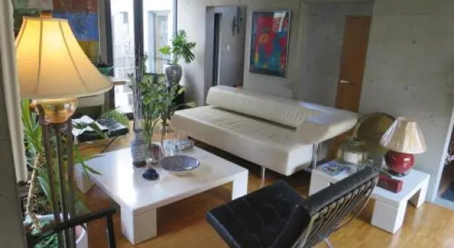 AH87 Osaka, Buchen Sie Bed & Breakfast Suita Präfektur Ōsaka