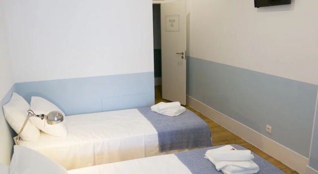 Трёхместный номер Standard Lisbon Check-In Guesthouse