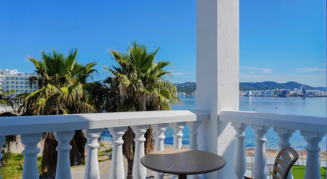 Студия с балконом и с видом на море ENDLSS BEACH & DISCO HOTEL IBIZA Adults Only