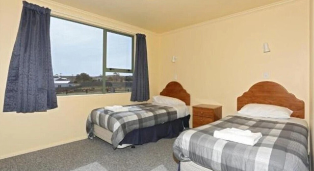 Tuatapere Motel