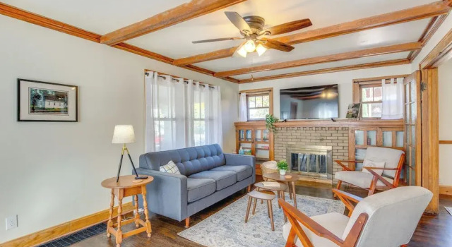 5 Mi to World Cup: Walk to Restaurants & Bars, Book Hotel Kansas City Kansas