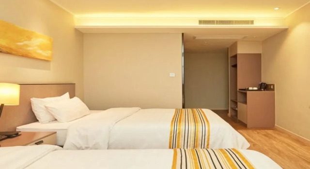 Homeinn Plus Hotel (Shanghai Pudong Airport), Varaa Hotelli Pudong. Shanghai