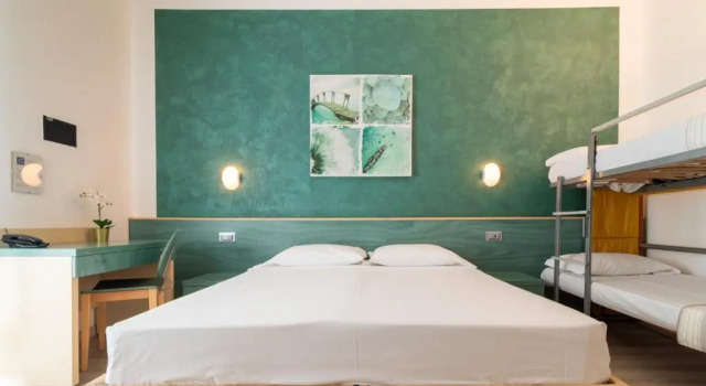 Четырёхместный номер Standard Hotel Ettoral