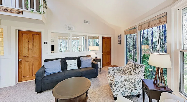 New Listing! Stunning Sea Pines Treetop Oasis 1 Bedroom Condo